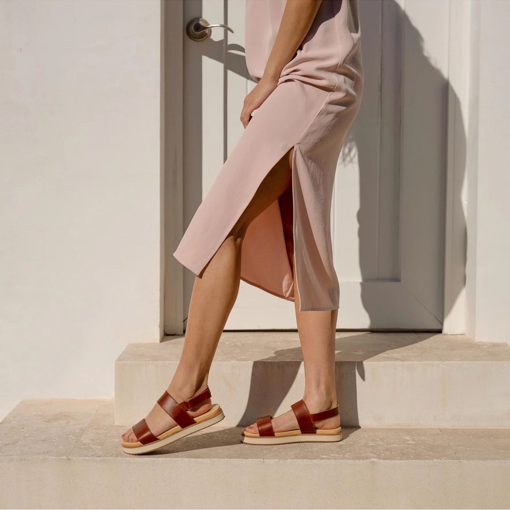 Nisolo x Anthropologie go to flatform sandals in brandy new in box